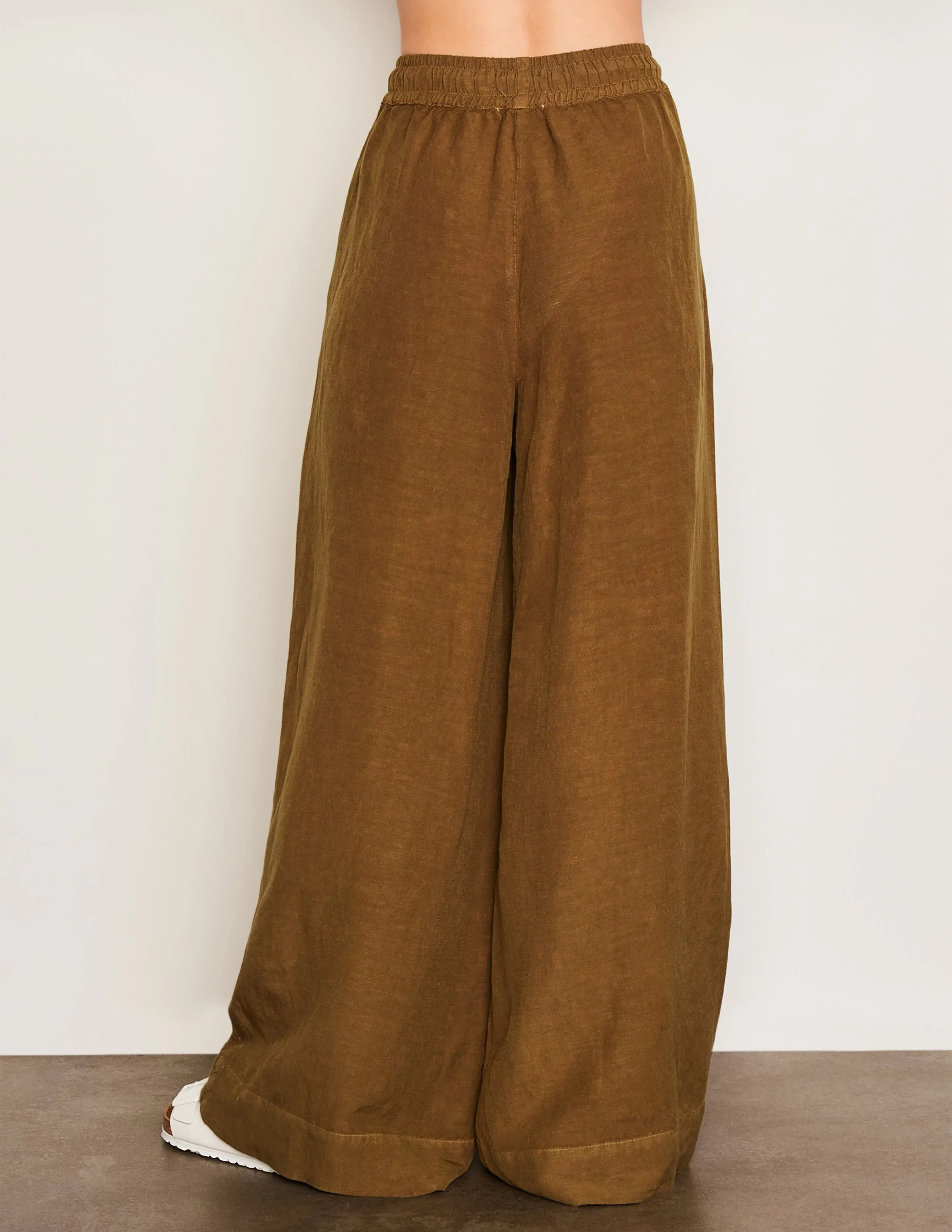 Sundry Wide Leg Pant in Olive