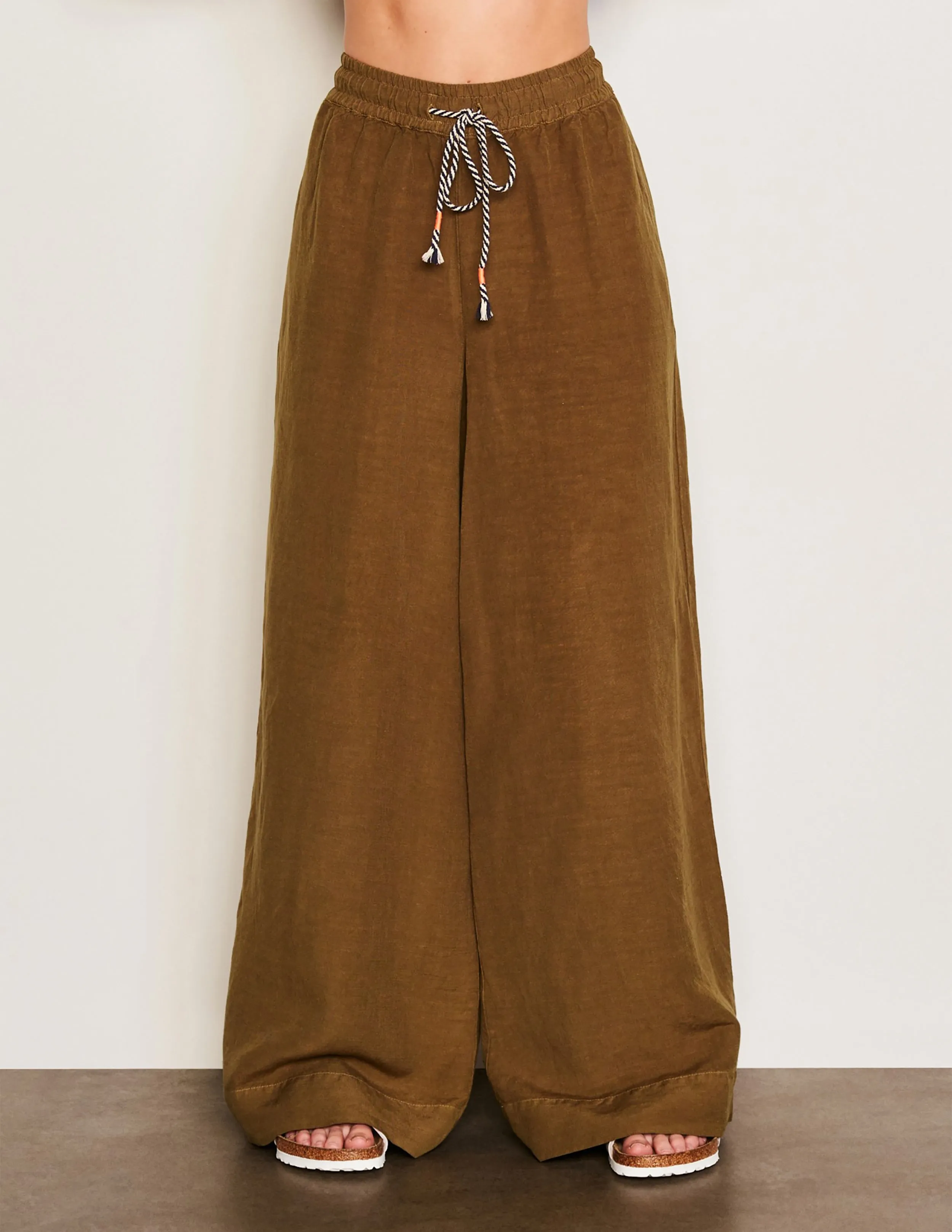 Sundry Wide Leg Pant in Olive